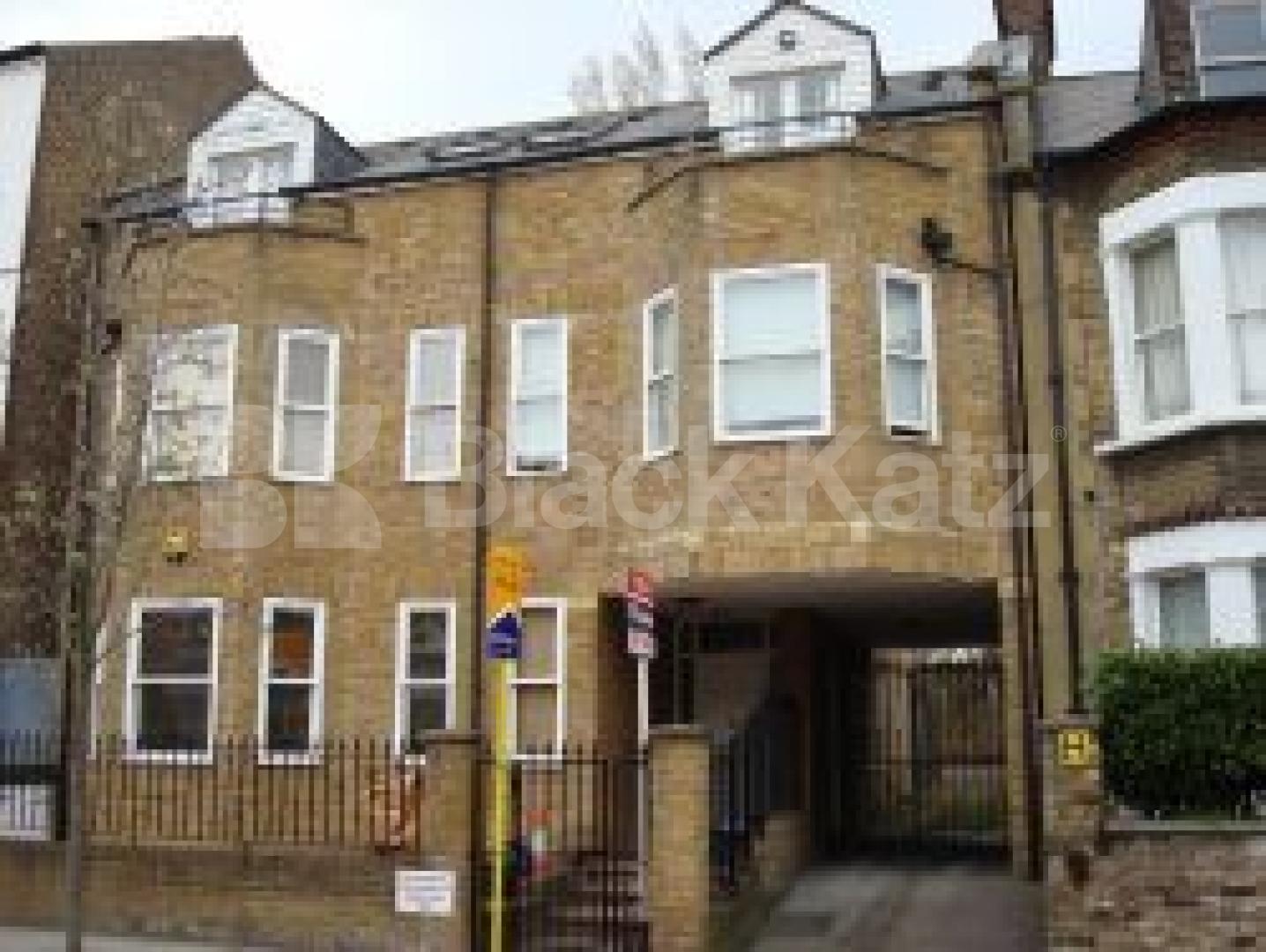 			2 Bedroom, 1 bath, 1 reception Flat			 Dresden Road, WHITEHALL PARK